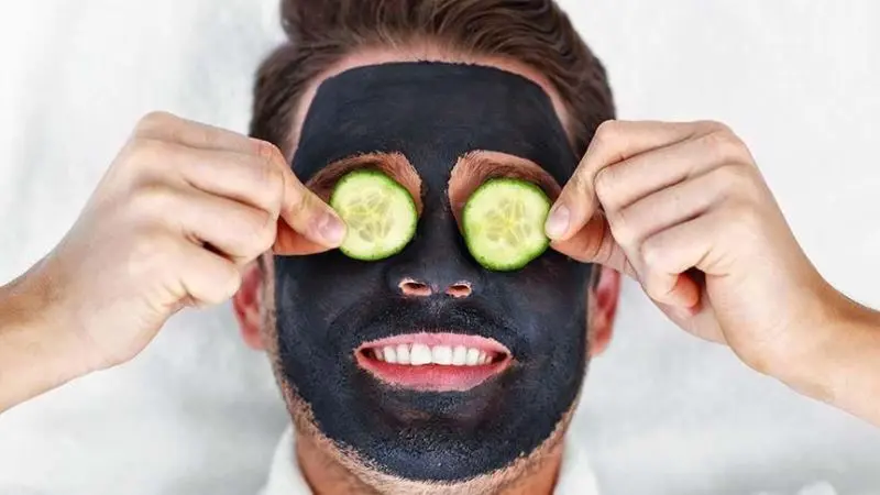 Pria yang Tampil Lebih Segar: Manfaat Masker Wajah dalam Rutinitas Perawatan Kulit Pria